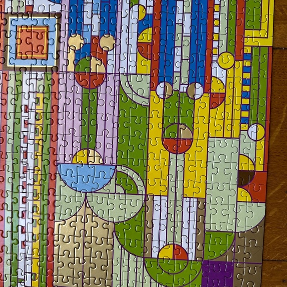 Frank Lloyd Wright Gold Foil 1000 Piece Puzzle - Picture 5 of 5